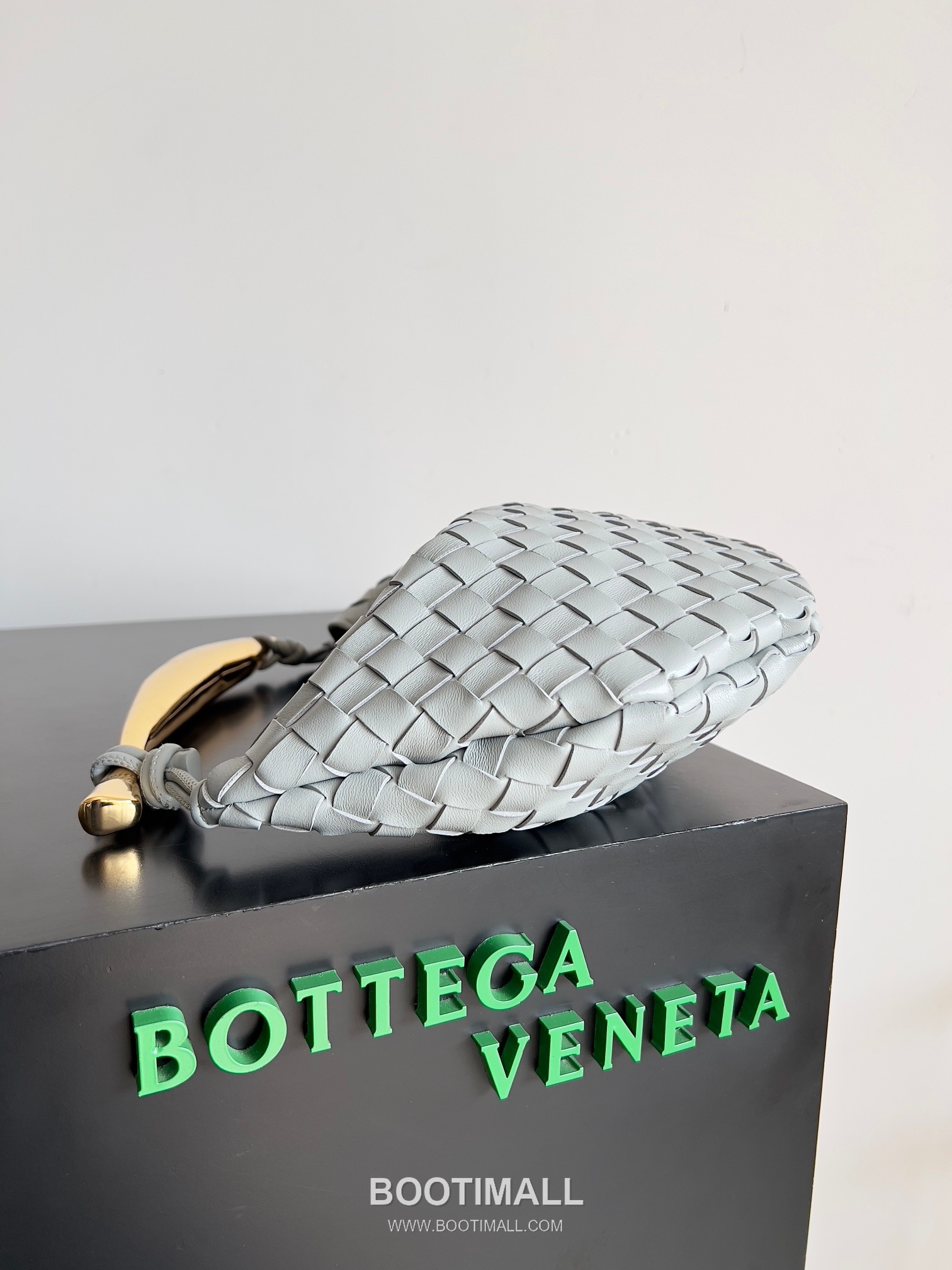 Bottega Veneta Sardine Intrecciato Nappa Leather Top Handle Bag 보테가베네타 사르딘 인트레치아토 나파 탑핸들백 36cm 3