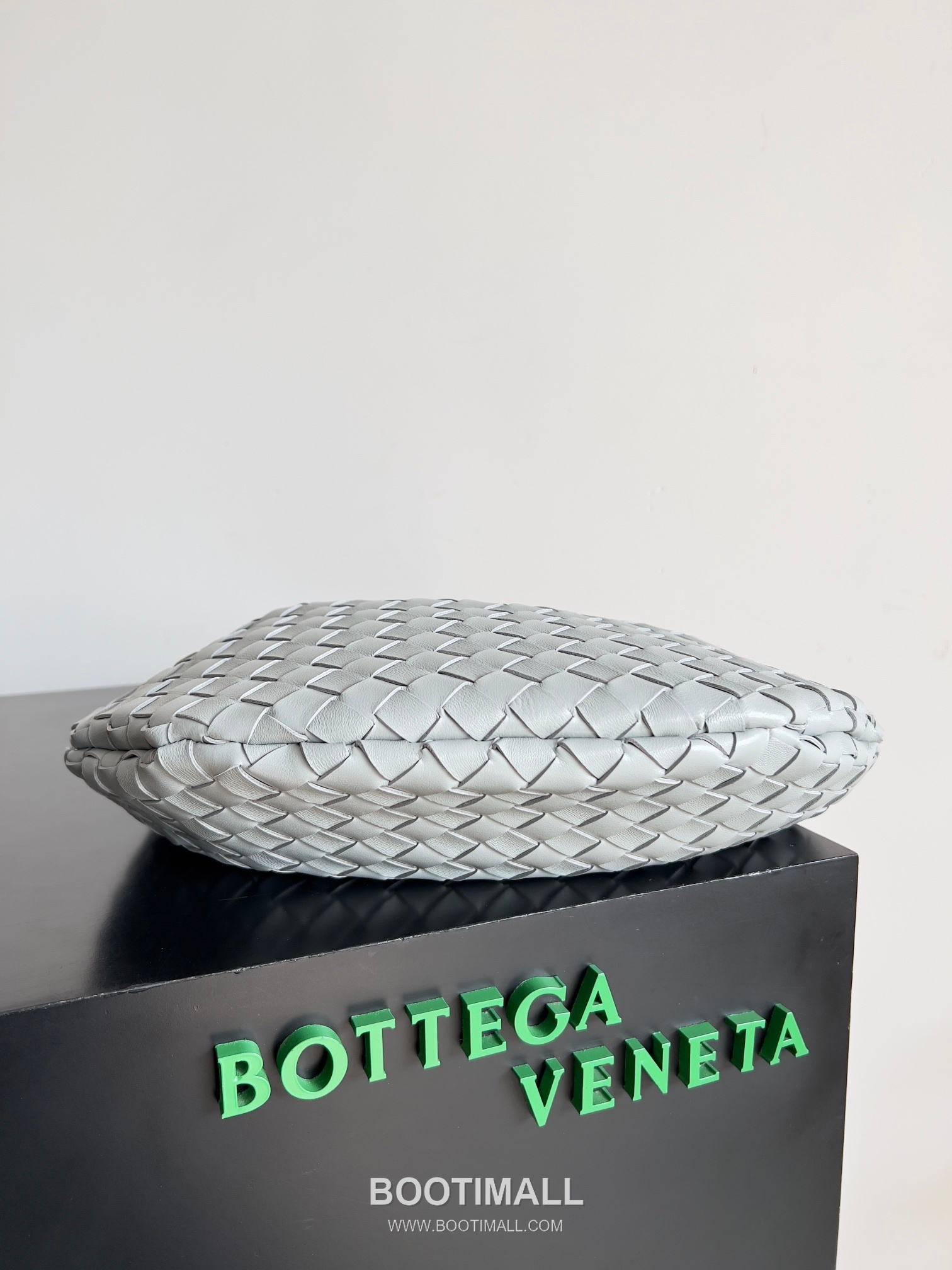Bottega Veneta Sardine Intrecciato Nappa Leather Top Handle Bag 보테가베네타 사르딘 인트레치아토 나파 탑핸들백 36cm 4