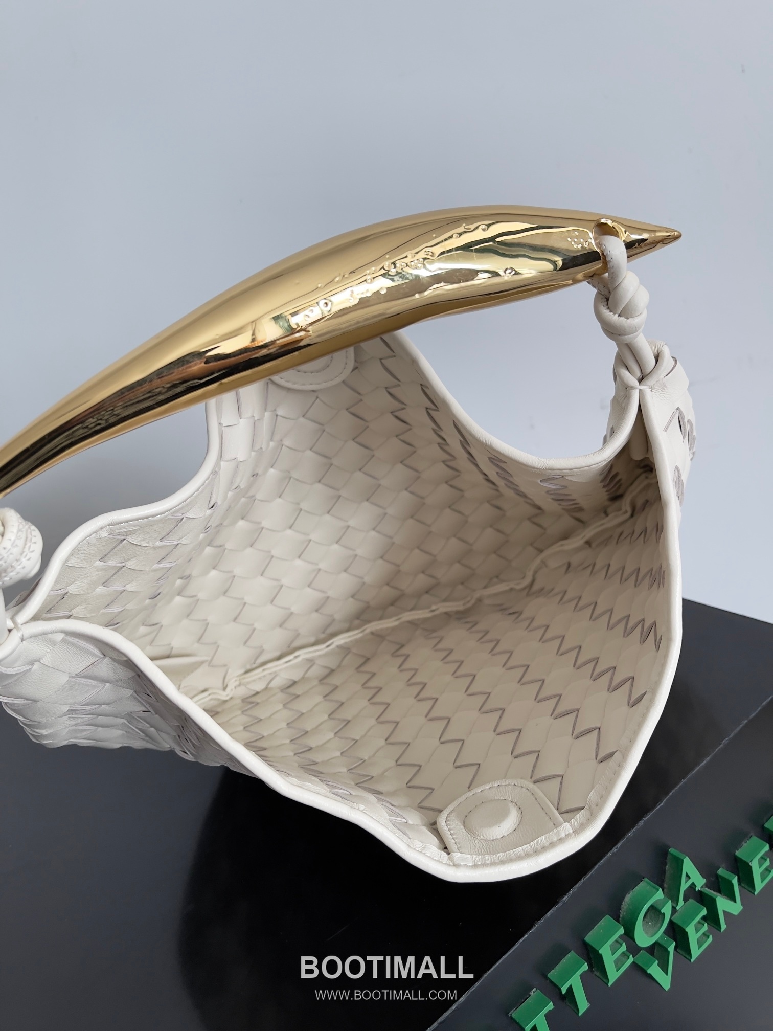 Bottega Veneta Sardine Intrecciato Nappa Leather Top Handle Bag 보테가베네타 사르딘 인트레치아토 나파 탑핸들백 36cm 8