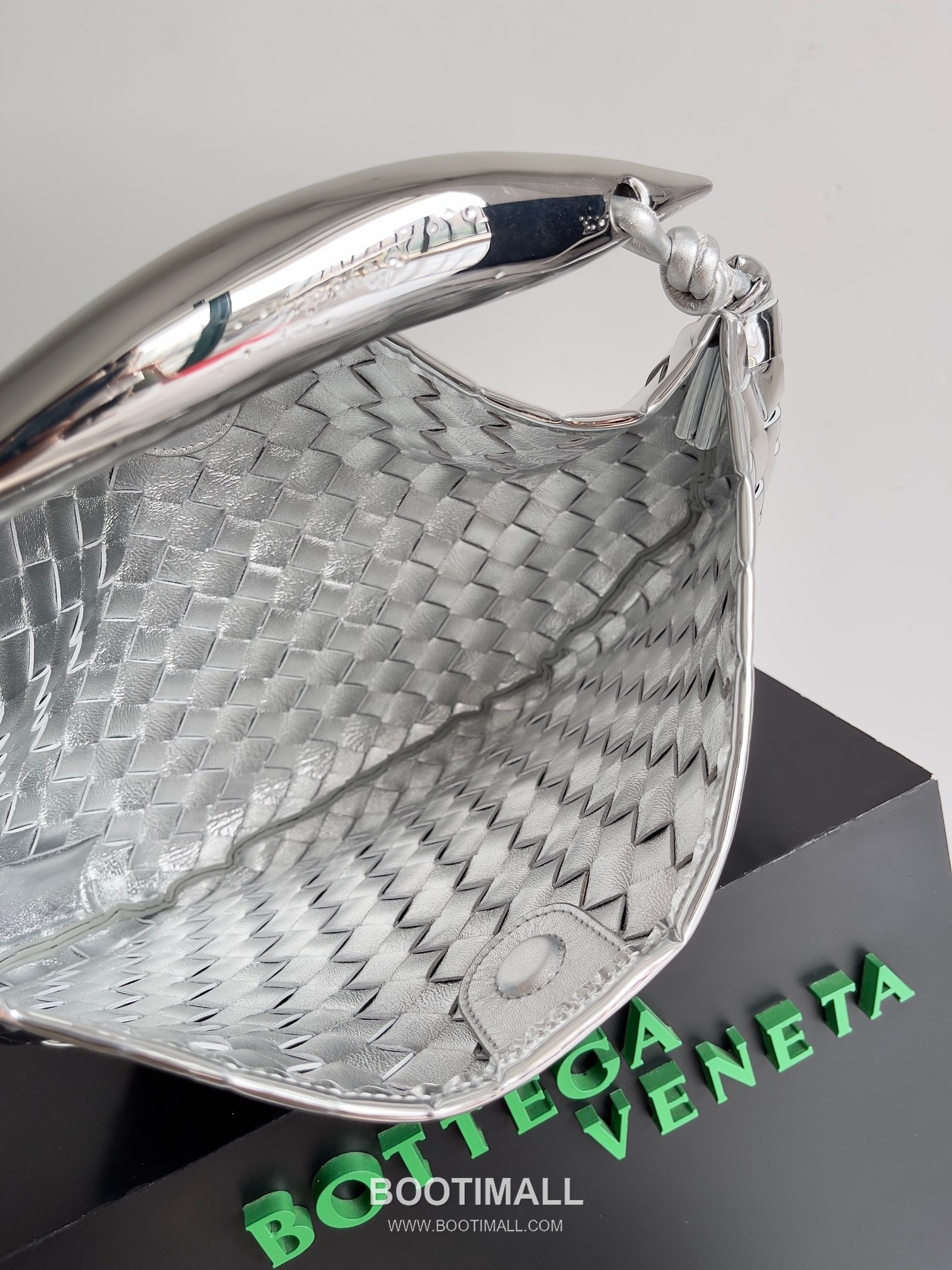 Bottega Veneta Sardine Intrecciato Nappa Leather Top Handle Bag 보테가베네타 사르딘 인트레치아토 나파 탑핸들백 36cm 7