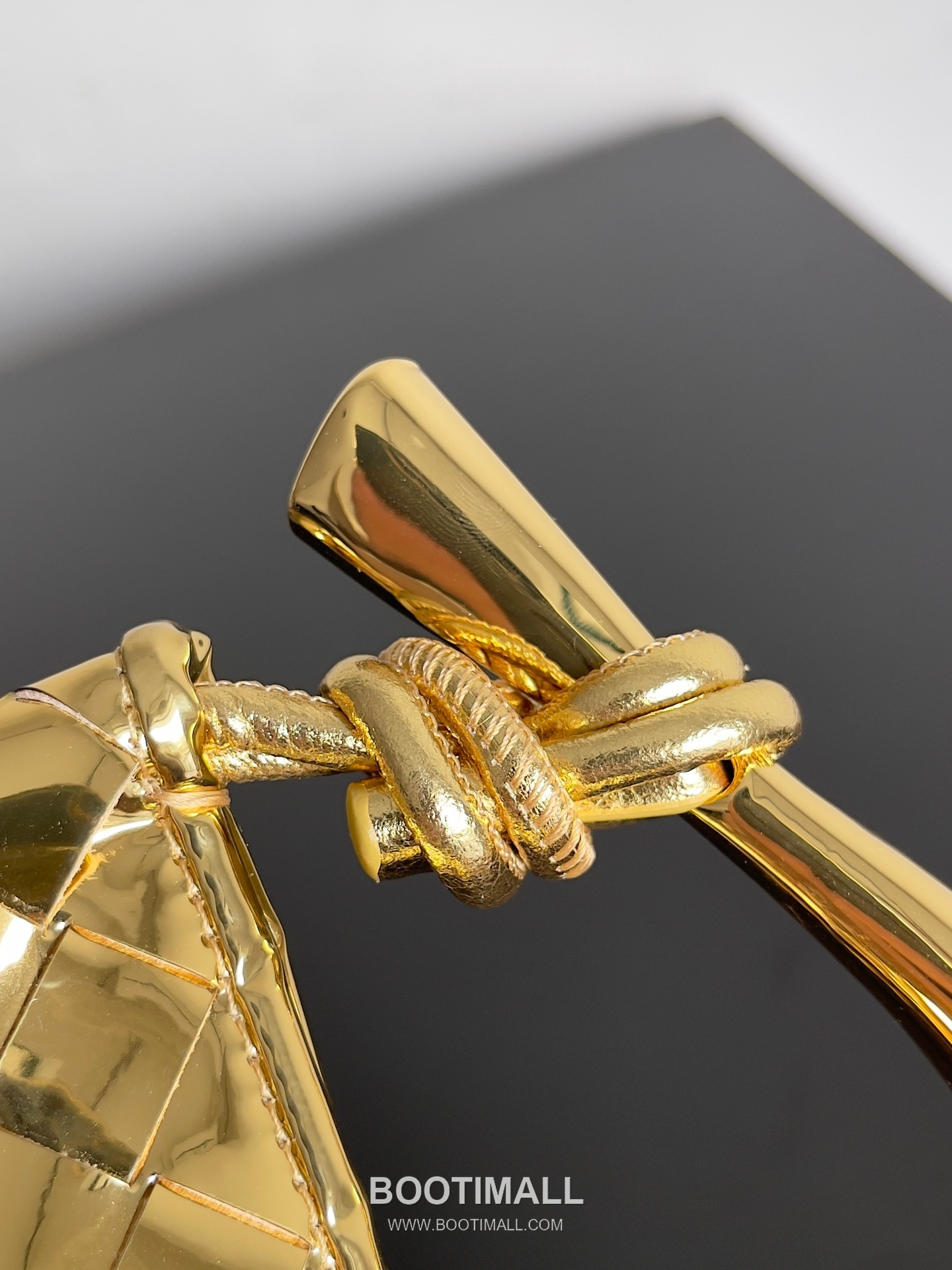 Bottega Veneta Sardine Intrecciato Nappa Leather Top Handle Bag 보테가베네타 사르딘 인트레치아토 나파 탑핸들백 36cm 6