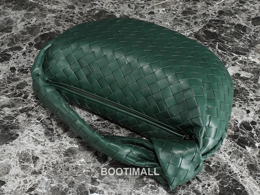 Bottega Veneta Jodie Intrecciato Nappa Leather Hobo Bag 보테가베네타 조디 인트레치아토 나파 호보백 36cm 2