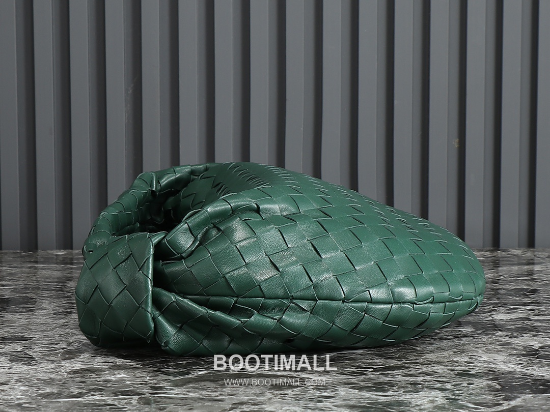 Bottega Veneta Jodie Intrecciato Nappa Leather Hobo Bag 보테가베네타 조디 인트레치아토 나파 호보백 36cm 4