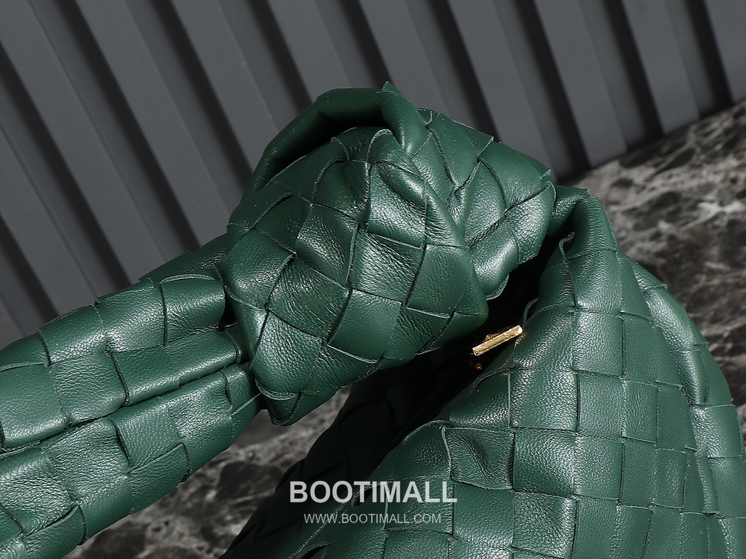 Bottega Veneta Jodie Intrecciato Nappa Leather Hobo Bag 보테가베네타 조디 인트레치아토 나파 호보백 36cm 5