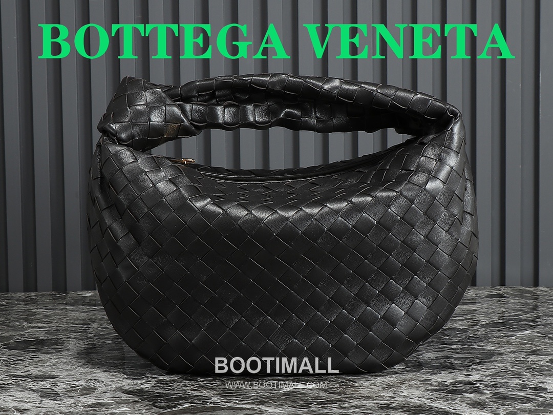 Bottega Veneta Jodie Intrecciato Nappa Leather Hobo Bag 보테가베네타 조디 인트레치아토 나파 호보백 36cm 1