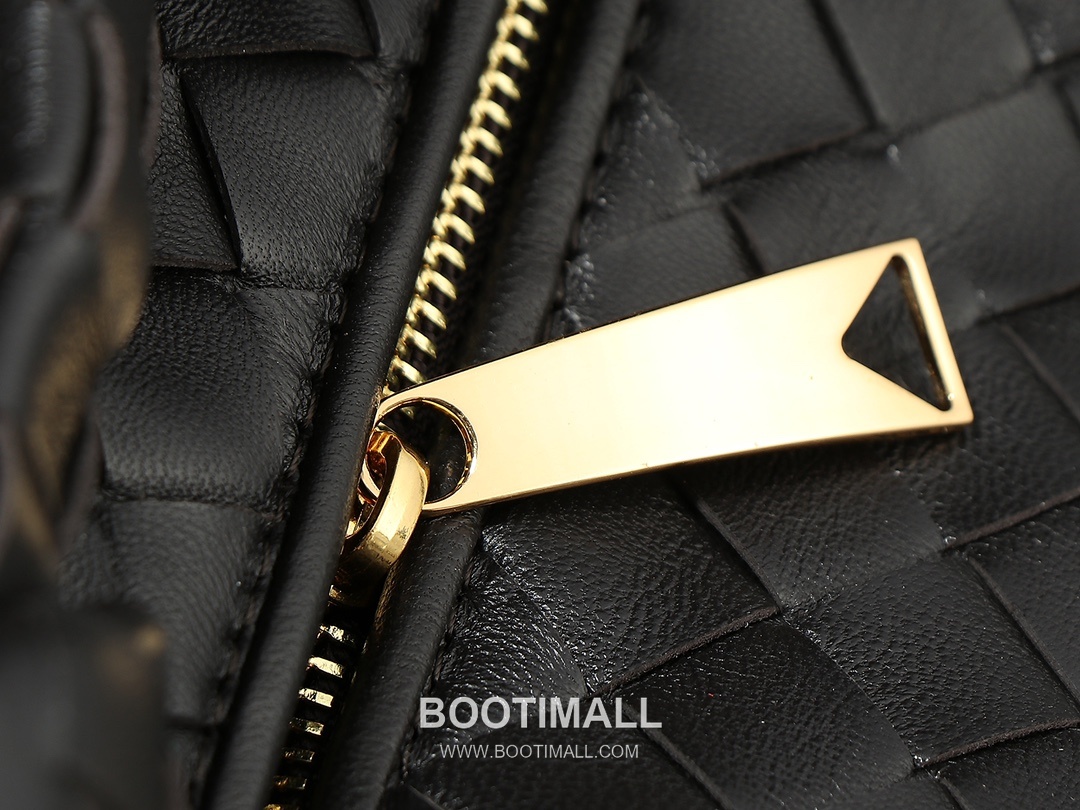 Bottega Veneta Jodie Intrecciato Nappa Leather Hobo Bag 보테가베네타 조디 인트레치아토 나파 호보백 36cm 6