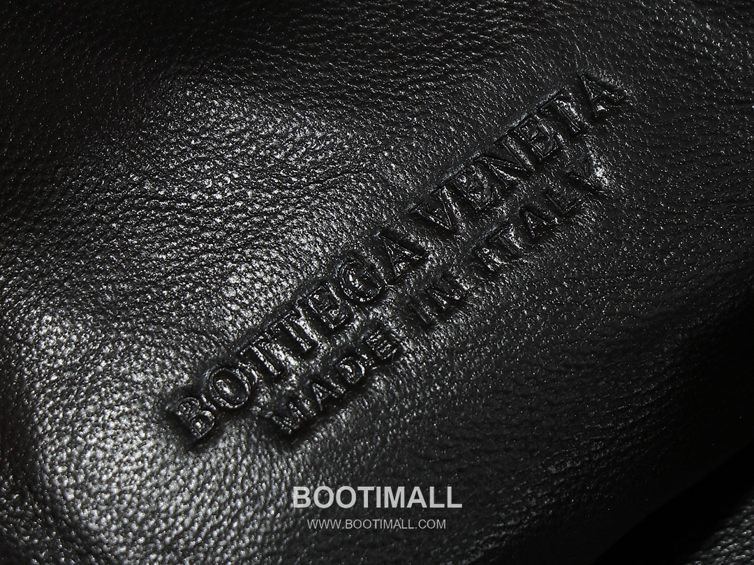 Bottega Veneta Jodie Intrecciato Nappa Leather Hobo Bag 보테가베네타 조디 인트레치아토 나파 호보백 36cm 8