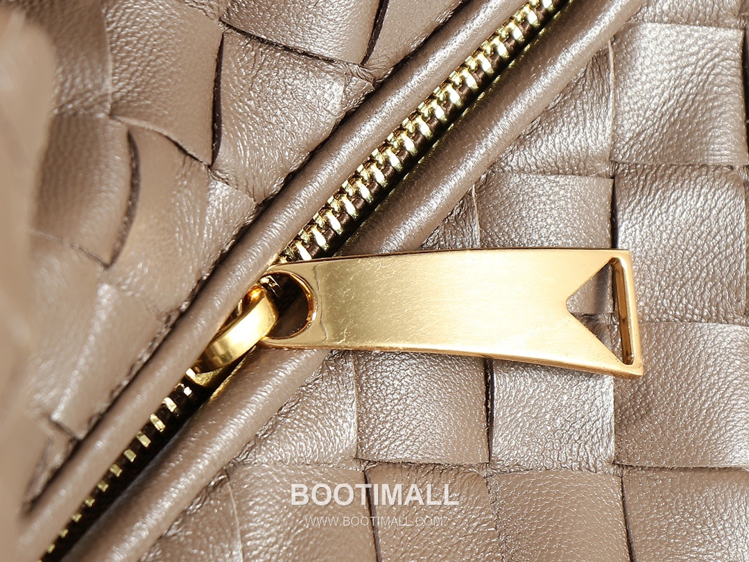 Bottega Veneta Jodie Intrecciato Nappa Leather Hobo Bag 보테가베네타 조디 인트레치아토 나파 호보백 36cm 6