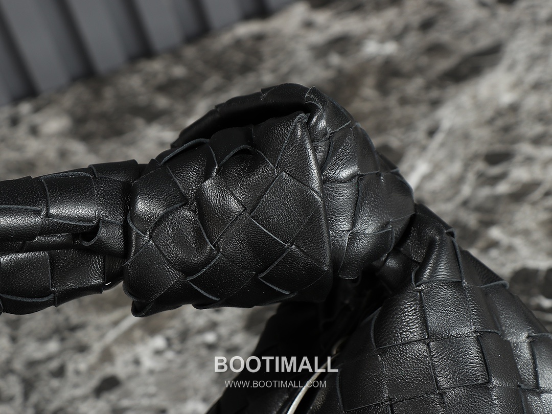 Bottega Veneta Jodie Intrecciato Nappa Leather Hobo Bag 보테가베네타 조디 인트레치아토 나파 호보백 36cm 5