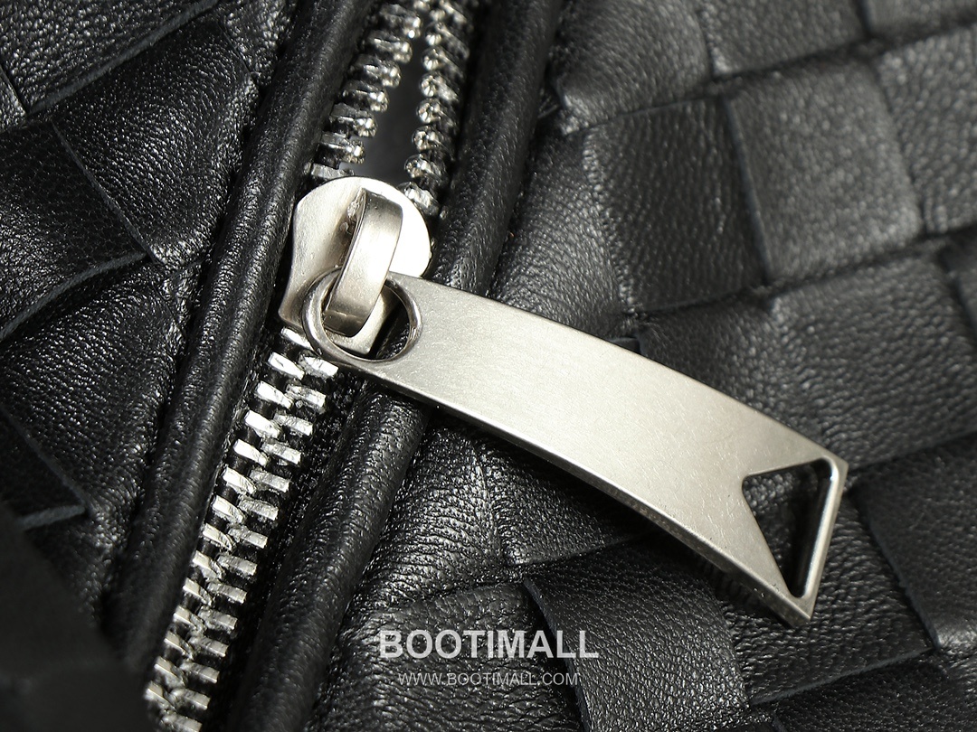 Bottega Veneta Jodie Intrecciato Nappa Leather Hobo Bag 보테가베네타 조디 인트레치아토 나파 호보백 36cm 6