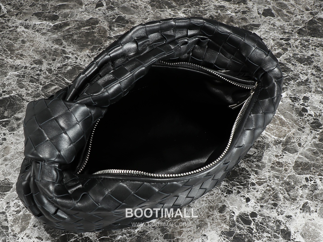 Bottega Veneta Jodie Intrecciato Nappa Leather Hobo Bag 보테가베네타 조디 인트레치아토 나파 호보백 36cm 7