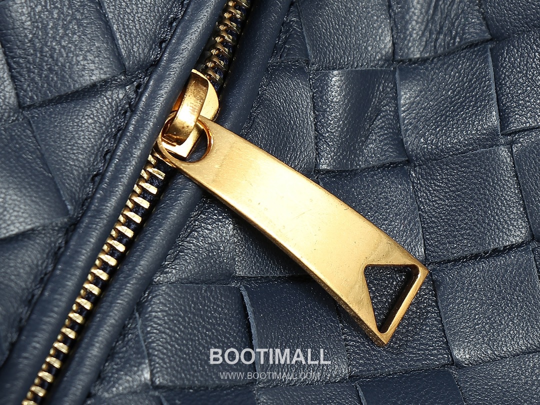 Bottega Veneta Jodie Intrecciato Nappa Leather Hobo Bag 보테가베네타 조디 인트레치아토 나파 호보백 36cm 6