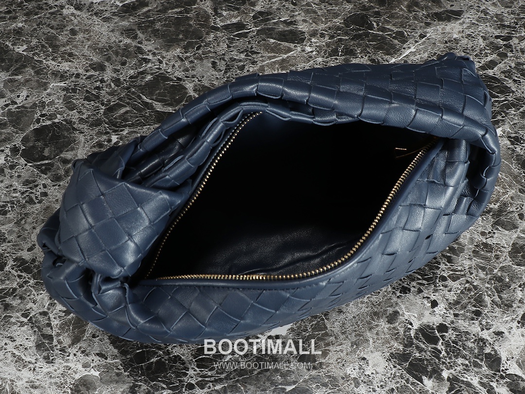 Bottega Veneta Jodie Intrecciato Nappa Leather Hobo Bag 보테가베네타 조디 인트레치아토 나파 호보백 36cm 7