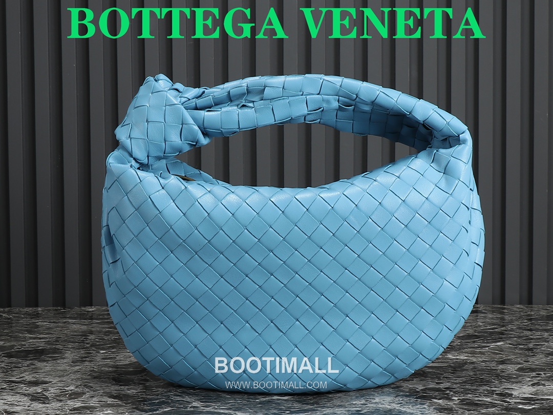Bottega Veneta Jodie Intrecciato Nappa Leather Hobo Bag 보테가베네타 조디 인트레치아토 나파 호보백 36cm 1