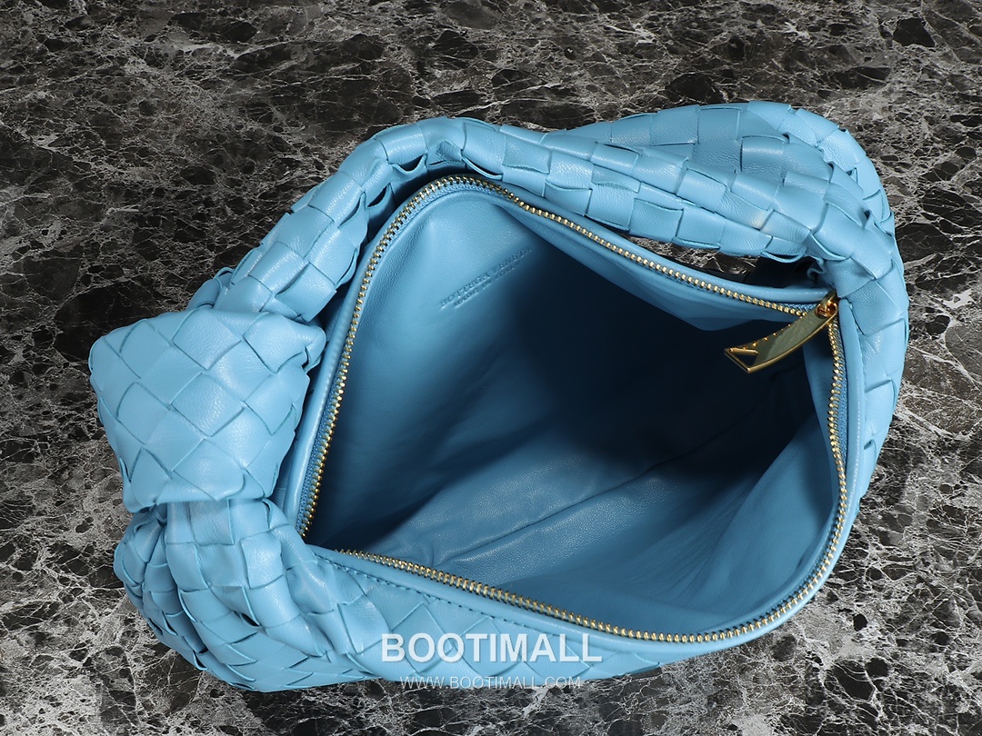 Bottega Veneta Jodie Intrecciato Nappa Leather Hobo Bag 보테가베네타 조디 인트레치아토 나파 호보백 36cm 7