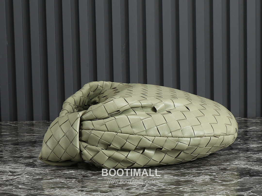 Bottega Veneta Jodie Intrecciato Nappa Leather Hobo Bag 보테가베네타 조디 인트레치아토 나파 호보백 36cm 4