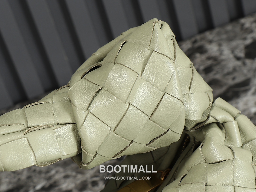 Bottega Veneta Jodie Intrecciato Nappa Leather Hobo Bag 보테가베네타 조디 인트레치아토 나파 호보백 36cm 5