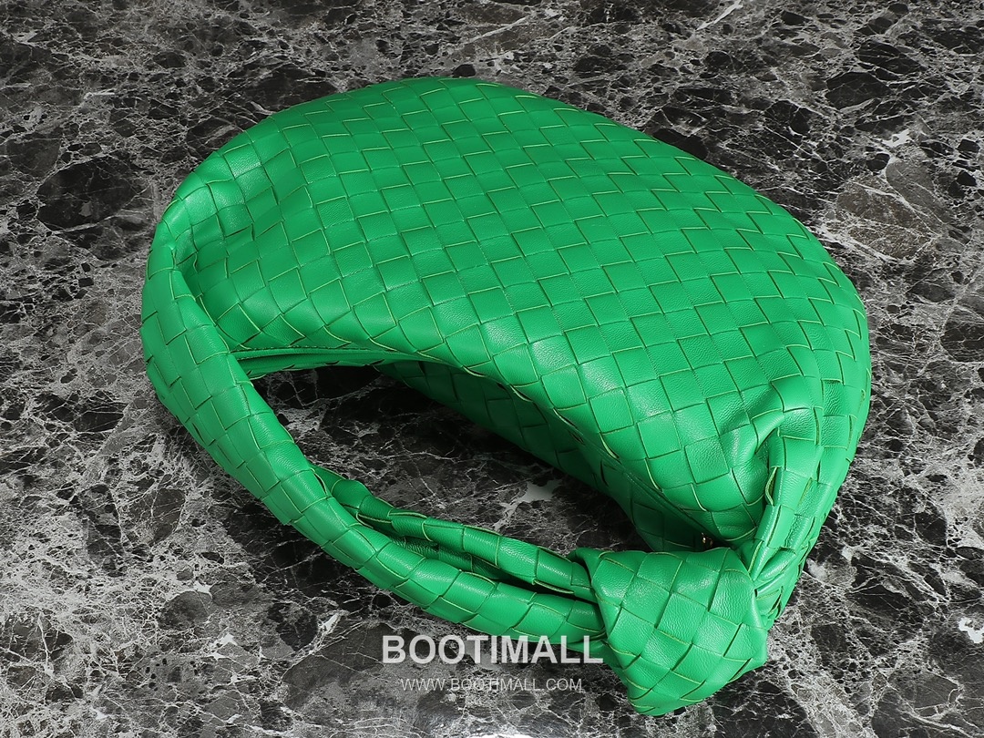 Bottega Veneta Jodie Intrecciato Nappa Leather Hobo Bag 보테가베네타 조디 인트레치아토 나파 호보백 36cm 2