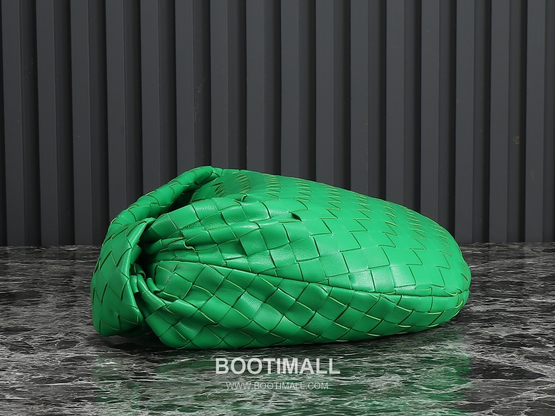 Bottega Veneta Jodie Intrecciato Nappa Leather Hobo Bag 보테가베네타 조디 인트레치아토 나파 호보백 36cm 4