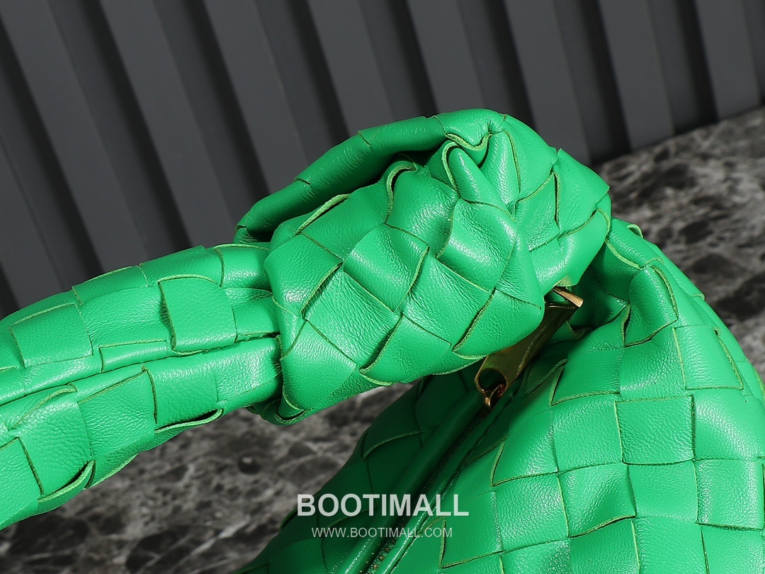 Bottega Veneta Jodie Intrecciato Nappa Leather Hobo Bag 보테가베네타 조디 인트레치아토 나파 호보백 36cm 5