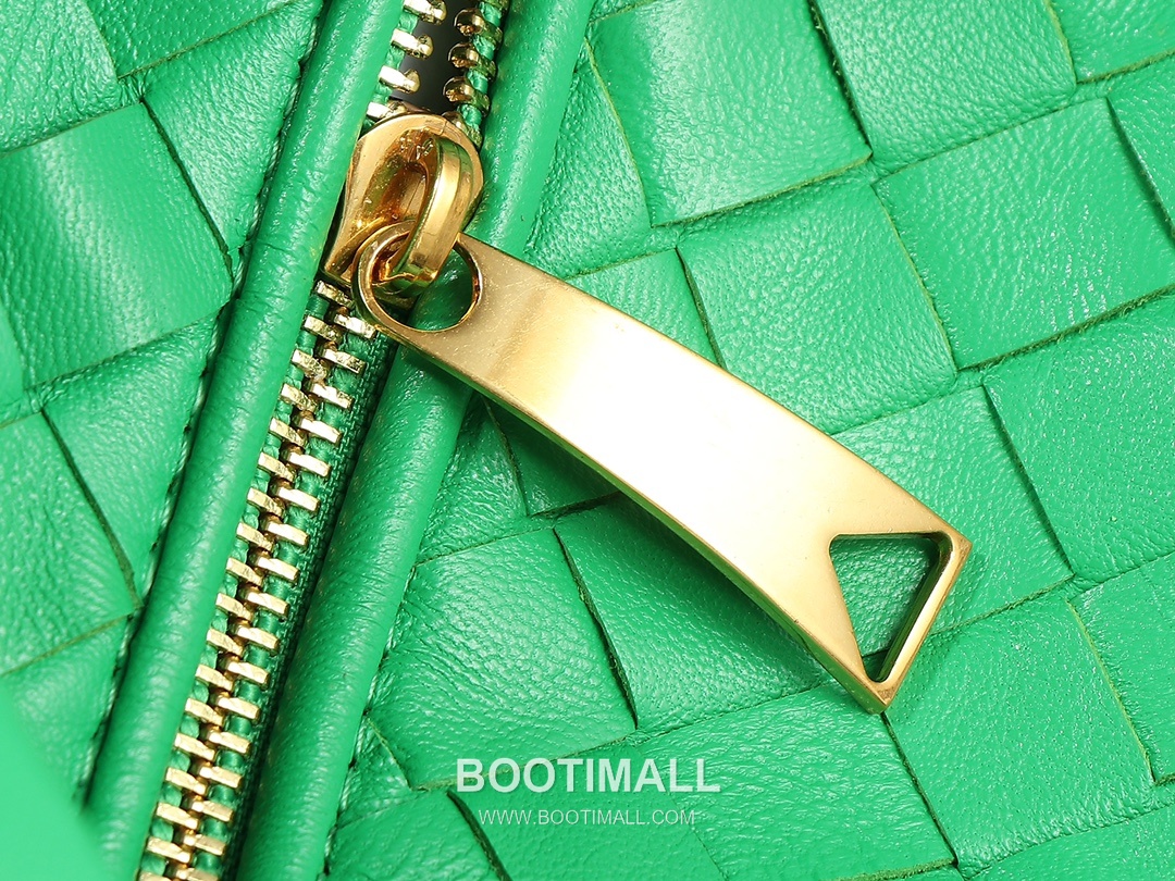 Bottega Veneta Jodie Intrecciato Nappa Leather Hobo Bag 보테가베네타 조디 인트레치아토 나파 호보백 36cm 6