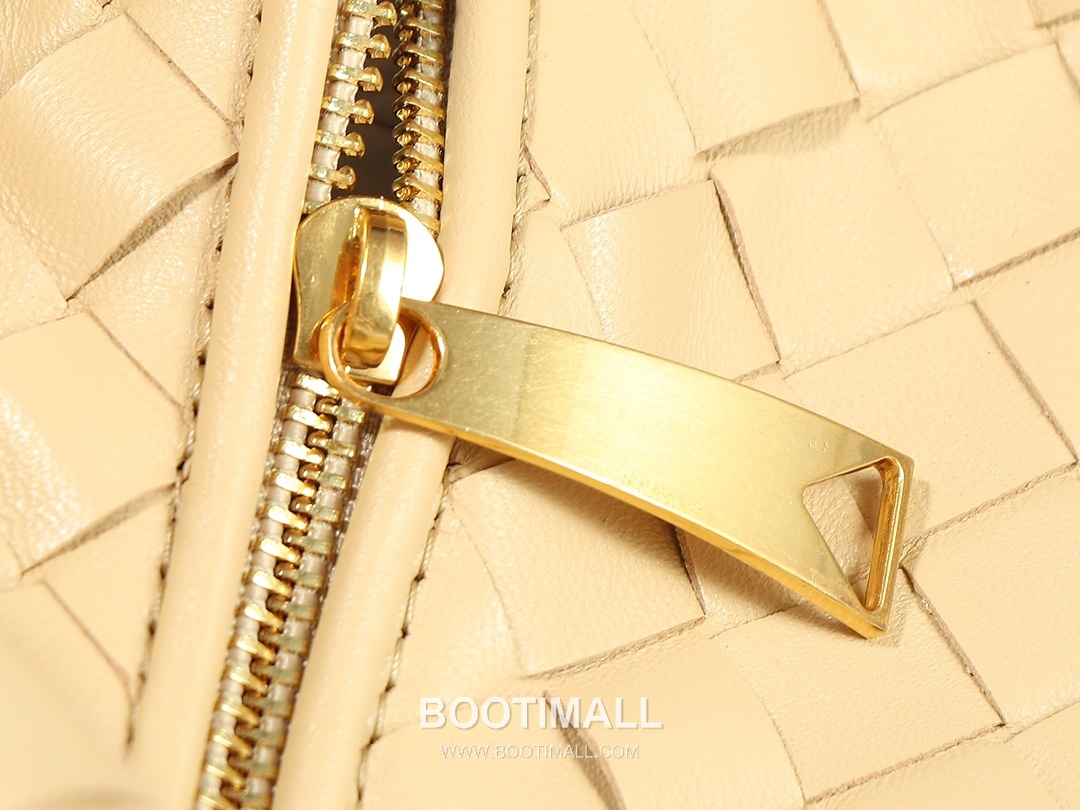 Bottega Veneta Jodie Intrecciato Nappa Leather Hobo Bag 보테가베네타 조디 인트레치아토 나파 호보백 36cm 6