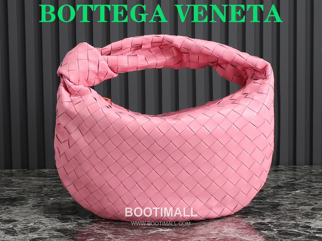 Bottega Veneta Jodie Intrecciato Nappa Leather Hobo Bag 보테가베네타 조디 인트레치아토 나파 호보백 36cm 1