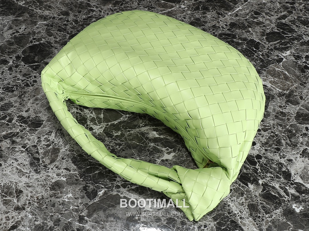 Bottega Veneta Jodie Intrecciato Nappa Leather Hobo Bag 보테가베네타 조디 인트레치아토 나파 호보백 36cm 2