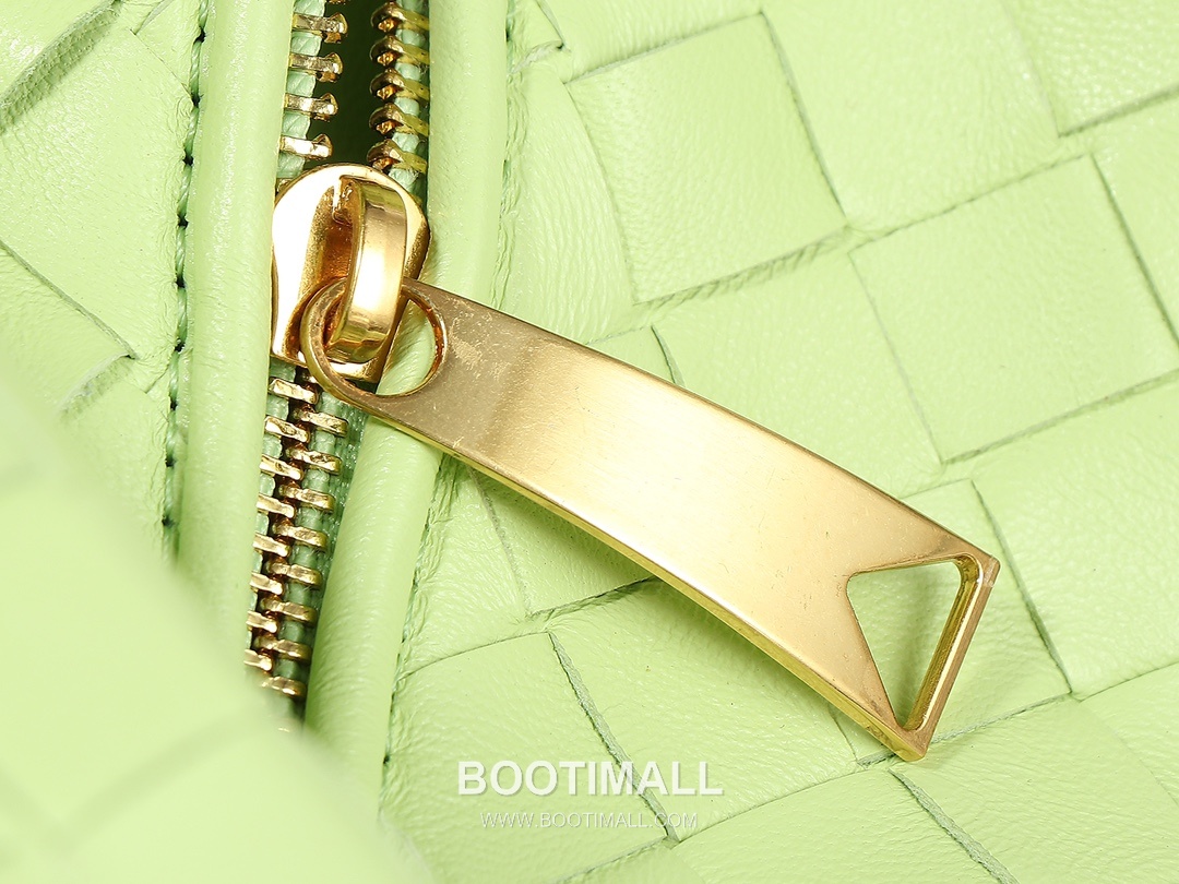 Bottega Veneta Jodie Intrecciato Nappa Leather Hobo Bag 보테가베네타 조디 인트레치아토 나파 호보백 36cm 6