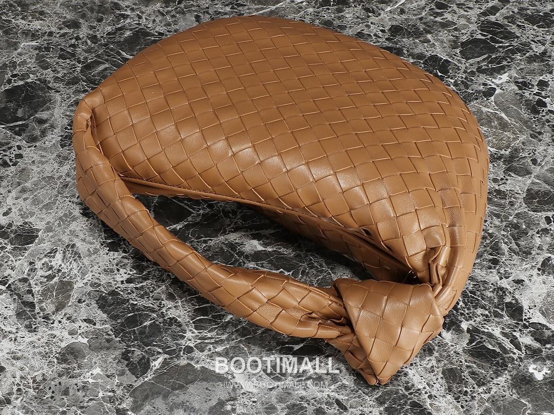 Bottega Veneta Jodie Intrecciato Nappa Leather Hobo Bag 보테가베네타 조디 인트레치아토 나파 호보백 36cm 2