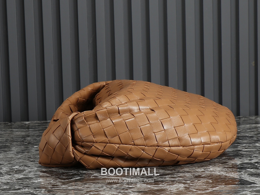 Bottega Veneta Jodie Intrecciato Nappa Leather Hobo Bag 보테가베네타 조디 인트레치아토 나파 호보백 36cm 4