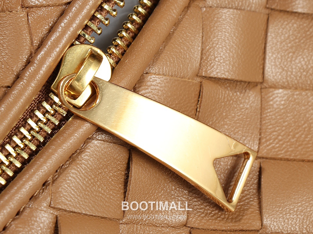 Bottega Veneta Jodie Intrecciato Nappa Leather Hobo Bag 보테가베네타 조디 인트레치아토 나파 호보백 36cm 6