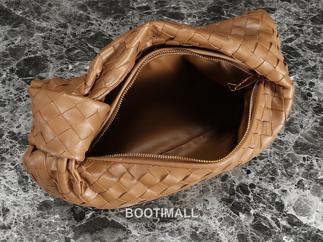 Bottega Veneta Jodie Intrecciato Nappa Leather Hobo Bag 보테가베네타 조디 인트레치아토 나파 호보백 36cm 7