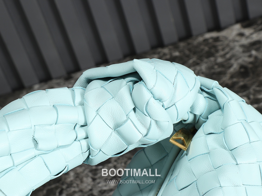 Bottega Veneta Jodie Intrecciato Nappa Leather Hobo Bag 보테가베네타 조디 인트레치아토 나파 호보백 36cm 5