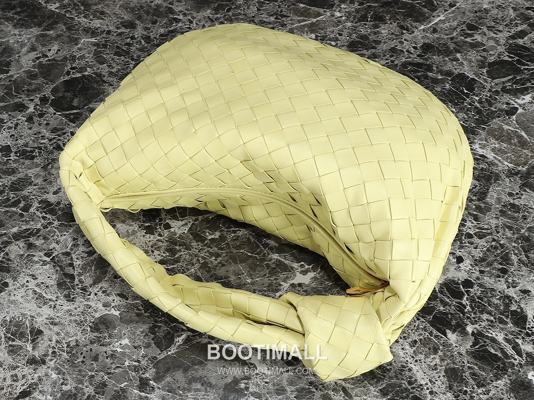 Bottega Veneta Jodie Intrecciato Nappa Leather Hobo Bag 보테가베네타 조디 인트레치아토 나파 호보백 36cm 2