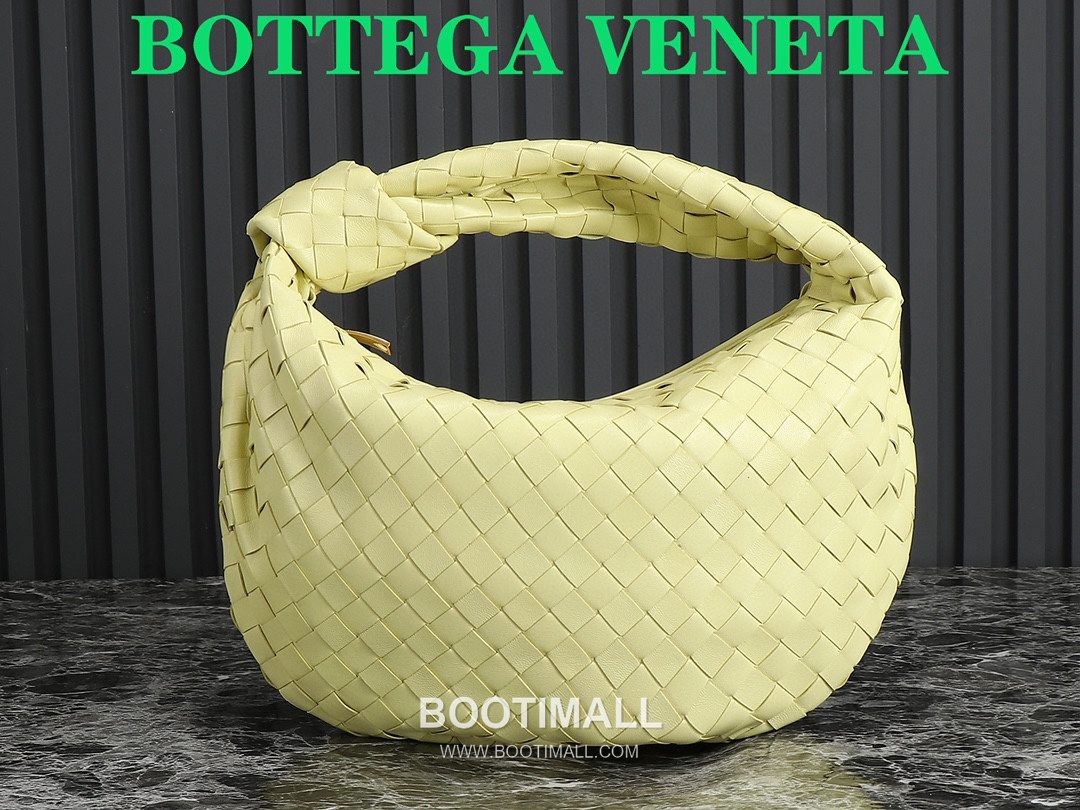 Bottega Veneta Jodie Intrecciato Nappa Leather Hobo Bag 보테가베네타 조디 인트레치아토 나파 호보백 36cm 3
