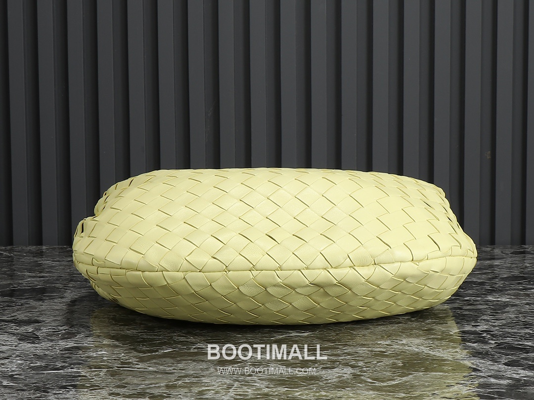 Bottega Veneta Jodie Intrecciato Nappa Leather Hobo Bag 보테가베네타 조디 인트레치아토 나파 호보백 36cm 4