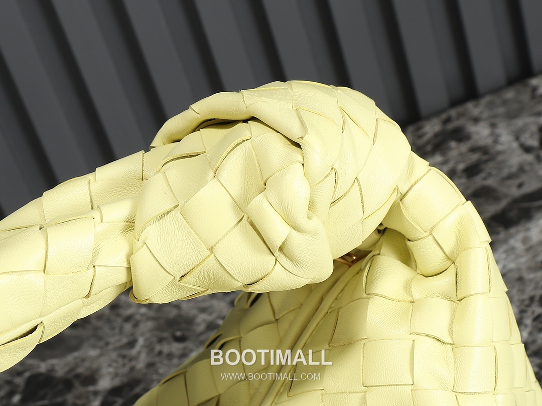 Bottega Veneta Jodie Intrecciato Nappa Leather Hobo Bag 보테가베네타 조디 인트레치아토 나파 호보백 36cm 6