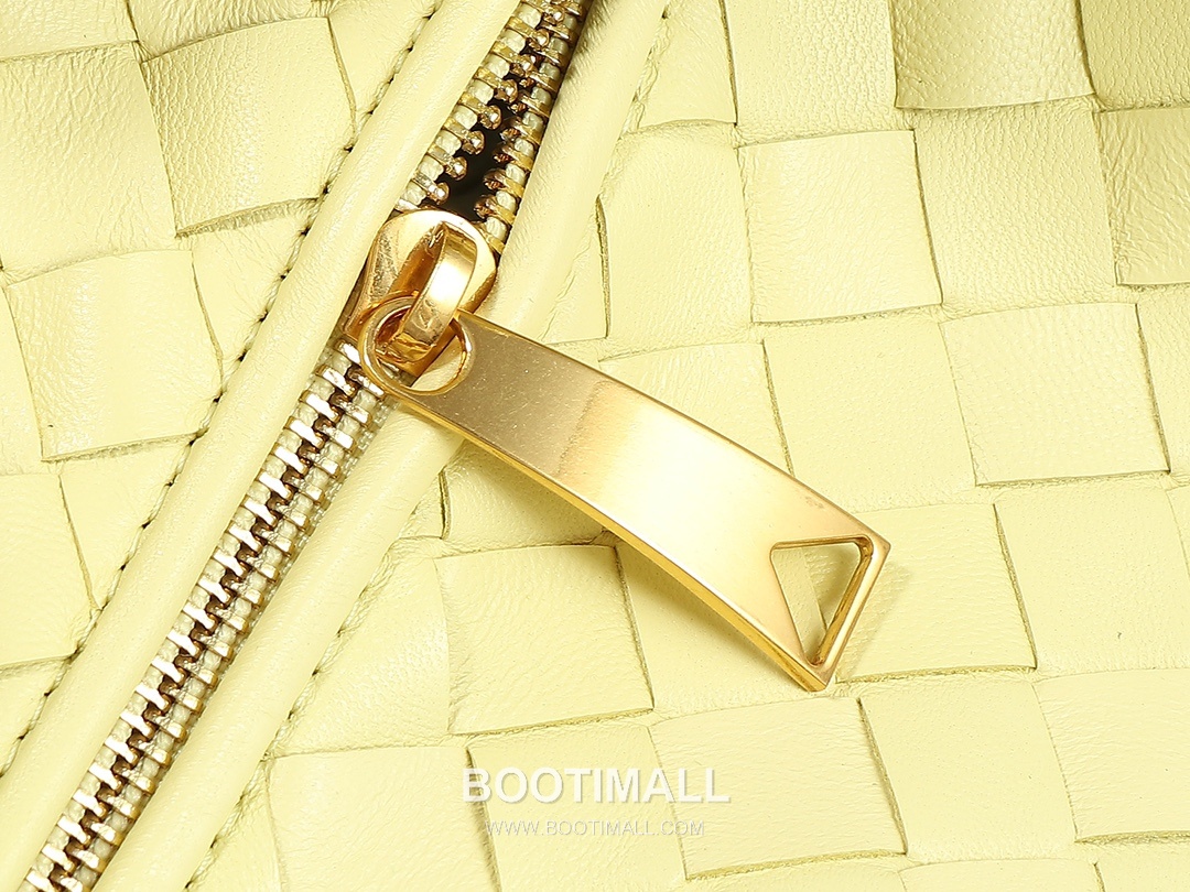 Bottega Veneta Jodie Intrecciato Nappa Leather Hobo Bag 보테가베네타 조디 인트레치아토 나파 호보백 36cm 7