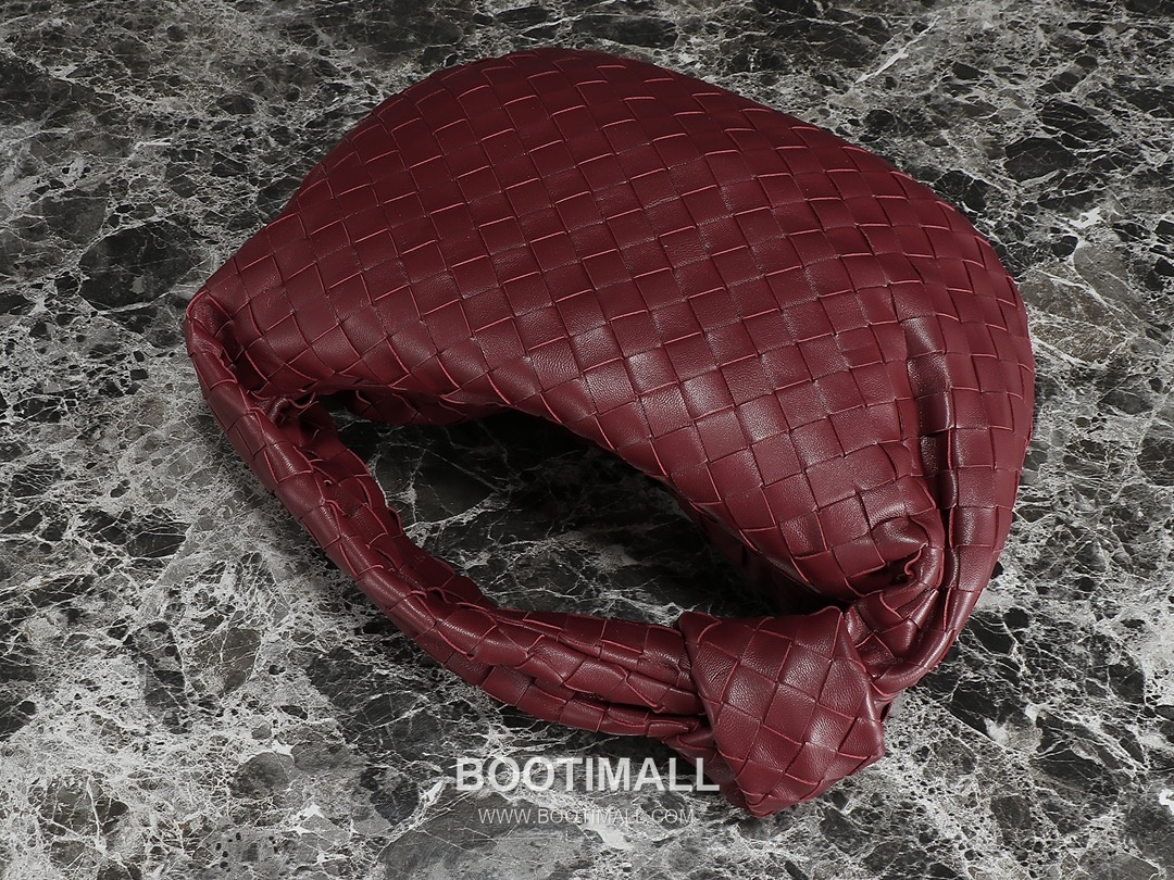 Bottega Veneta Jodie Intrecciato Nappa Leather Hobo Bag 보테가베네타 조디 인트레치아토 나파 호보백 36cm 2