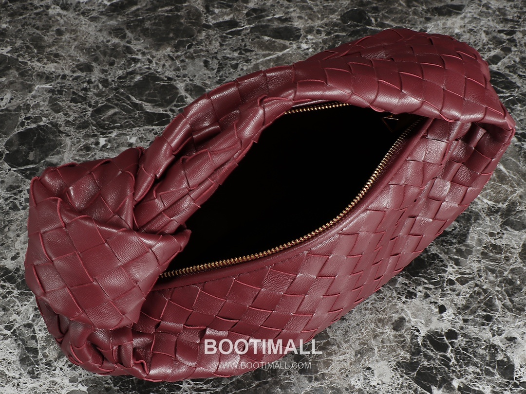 Bottega Veneta Jodie Intrecciato Nappa Leather Hobo Bag 보테가베네타 조디 인트레치아토 나파 호보백 36cm 7