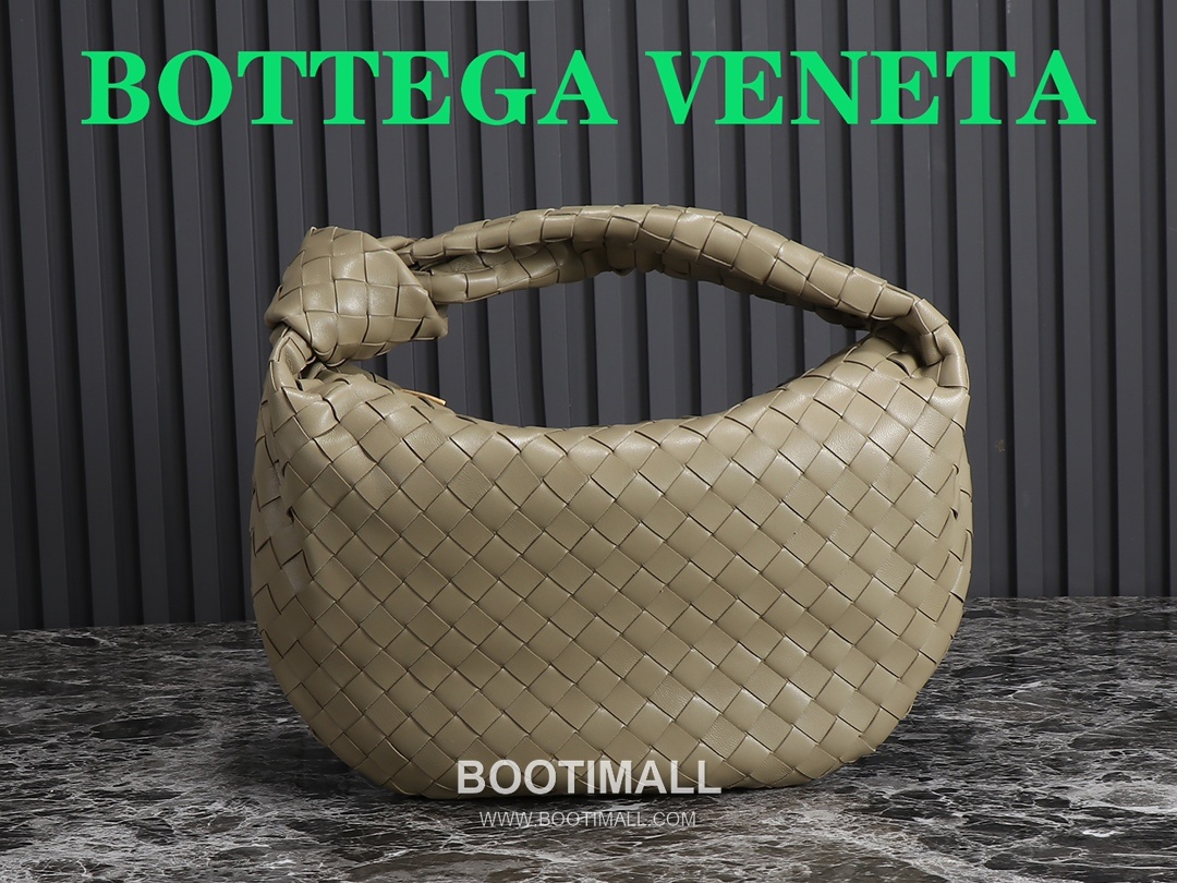 Bottega Veneta Jodie Intrecciato Nappa Leather Hobo Bag 보테가베네타 조디 인트레치아토 나파 호보백 36cm 1
