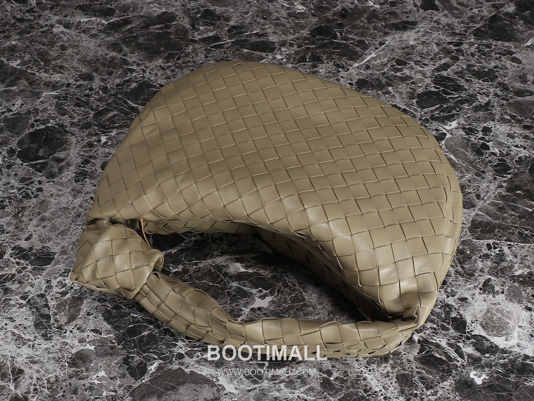 Bottega Veneta Jodie Intrecciato Nappa Leather Hobo Bag 보테가베네타 조디 인트레치아토 나파 호보백 36cm 2