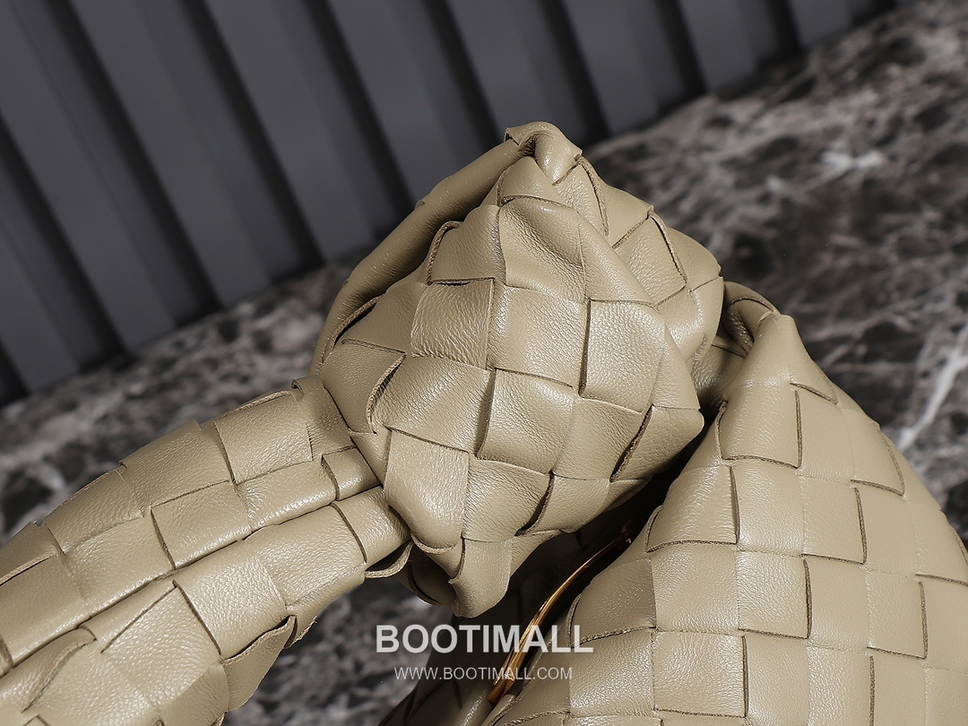 Bottega Veneta Jodie Intrecciato Nappa Leather Hobo Bag 보테가베네타 조디 인트레치아토 나파 호보백 36cm 5