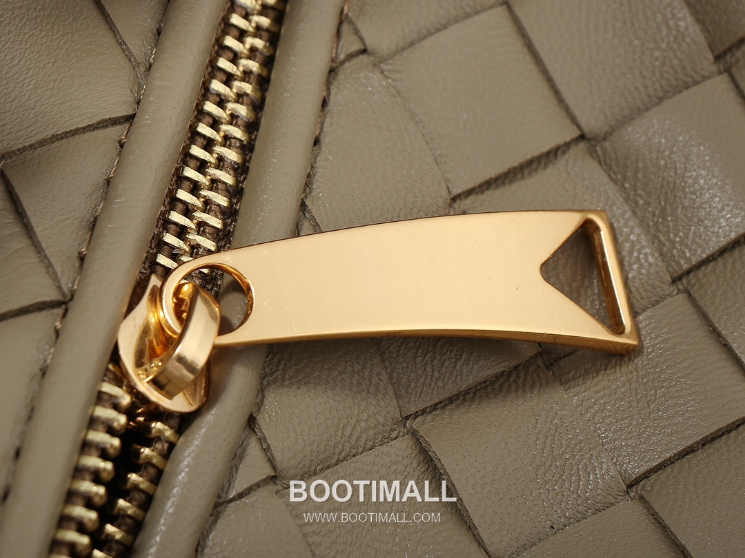 Bottega Veneta Jodie Intrecciato Nappa Leather Hobo Bag 보테가베네타 조디 인트레치아토 나파 호보백 36cm 6