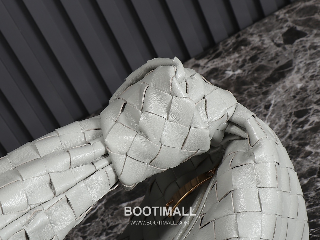 Bottega Veneta Jodie Intrecciato Nappa Leather Hobo Bag 보테가베네타 조디 인트레치아토 나파 호보백 36cm 5