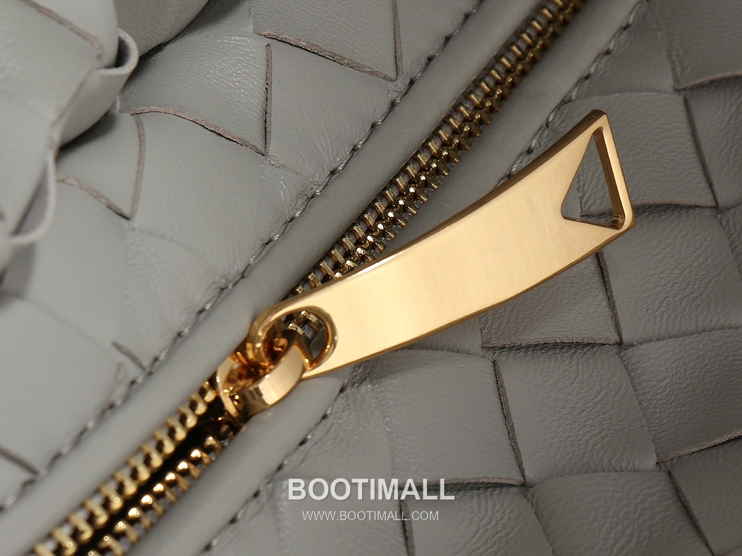 Bottega Veneta Jodie Intrecciato Nappa Leather Hobo Bag 보테가베네타 조디 인트레치아토 나파 호보백 36cm 6