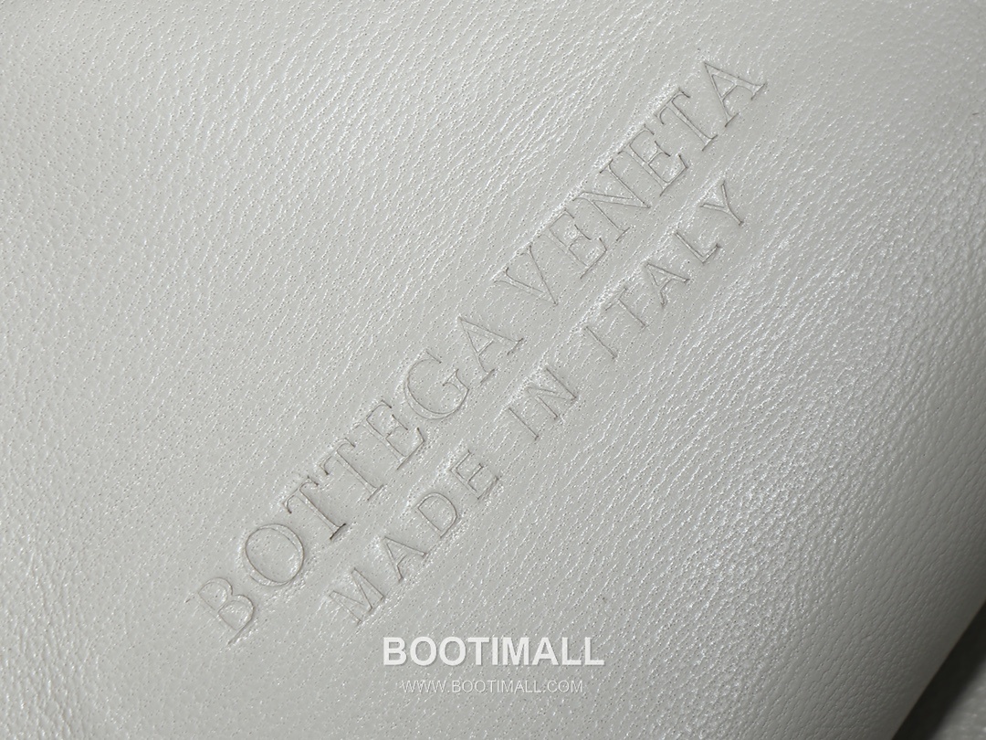 Bottega Veneta Jodie Intrecciato Nappa Leather Hobo Bag 보테가베네타 조디 인트레치아토 나파 호보백 36cm 8