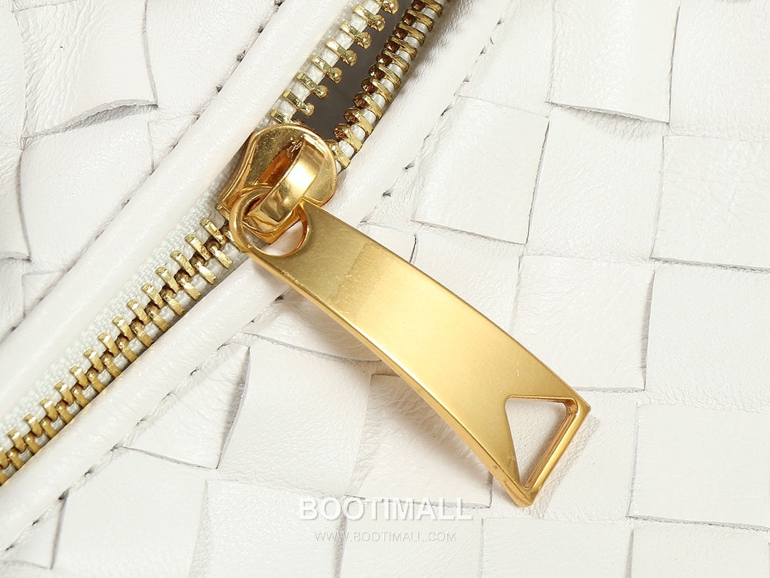 Bottega Veneta Jodie Intrecciato Nappa Leather Hobo Bag 보테가베네타 조디 인트레치아토 나파 호보백 36cm 6