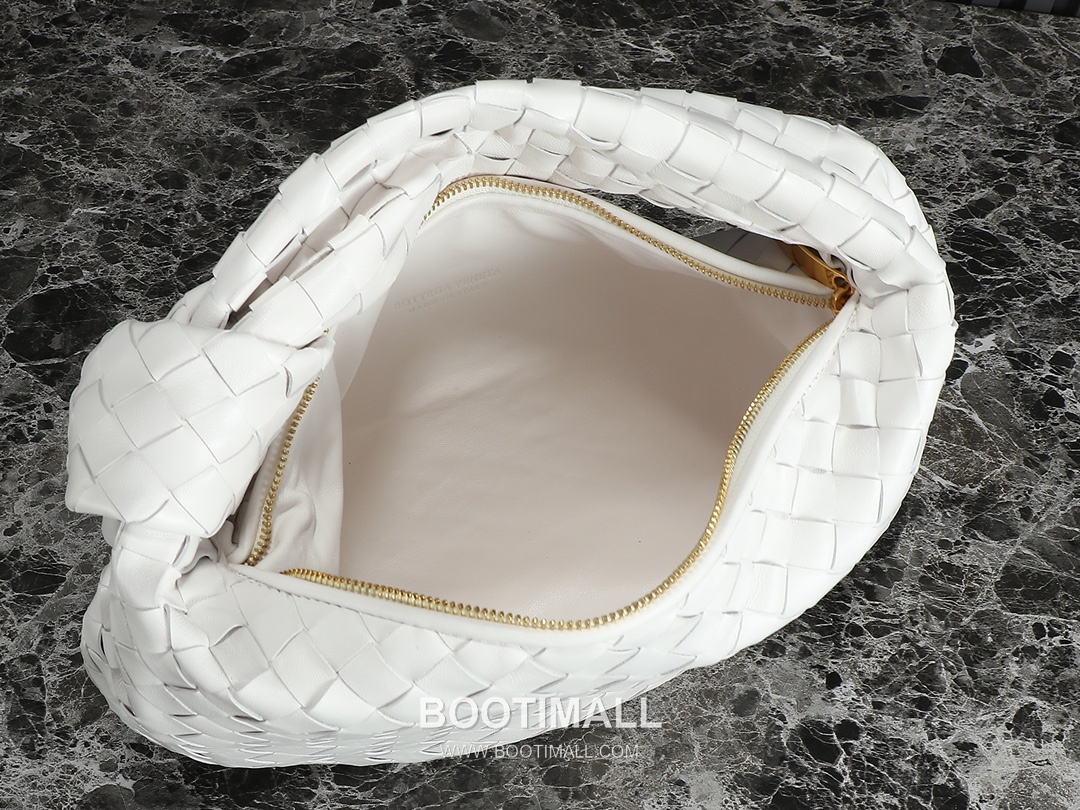 Bottega Veneta Jodie Intrecciato Nappa Leather Hobo Bag 보테가베네타 조디 인트레치아토 나파 호보백 36cm 7